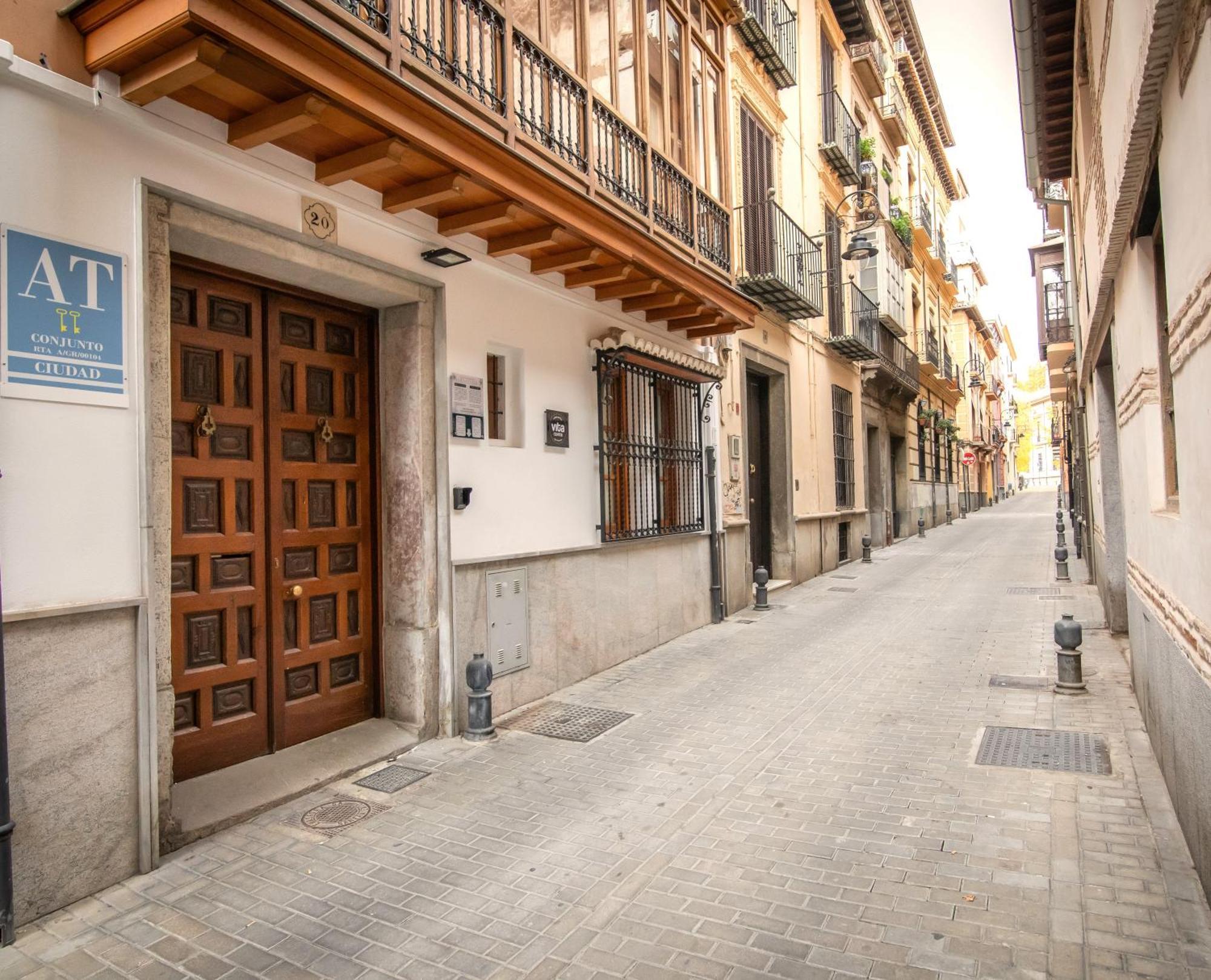 Apartamentos Turísticos San Pedro Granada Bagian luar foto