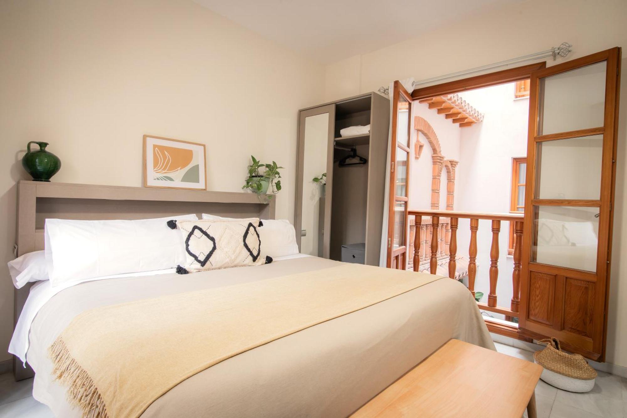 Apartamentos Turísticos San Pedro Granada Bagian luar foto