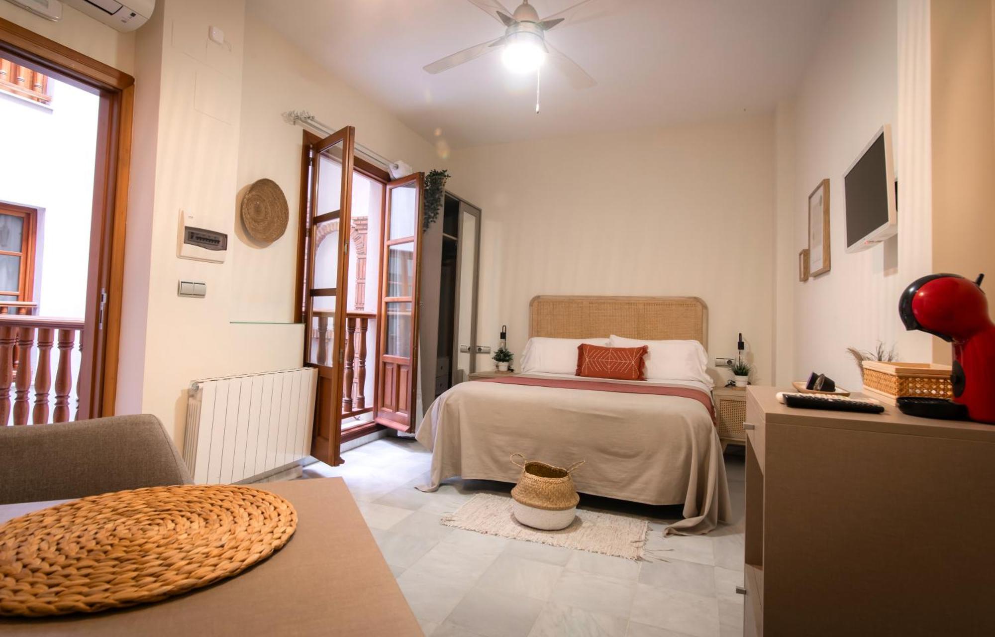 Apartamentos Turísticos San Pedro Granada Bagian luar foto